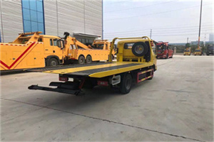 昌都非事故拖车